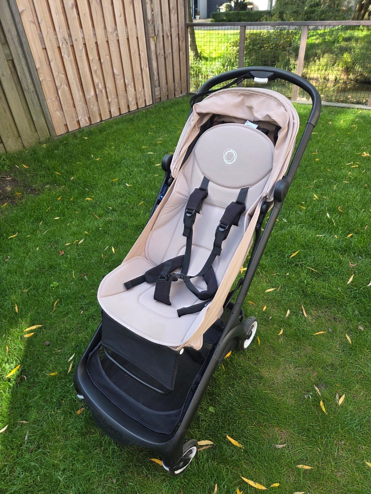 Bugaboo Butterfly - Zo goed als nieuw, Ophalen, Zo goed als nieuw, Overige merken, Regenhoes
