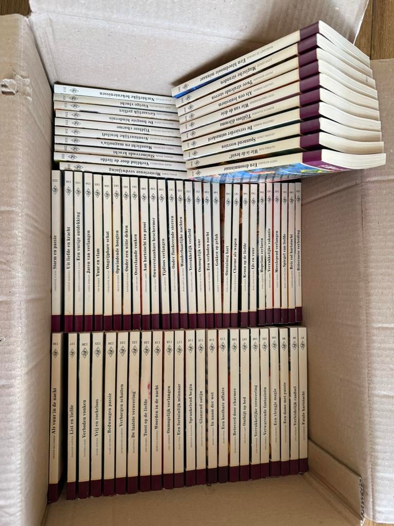 72 Harlequin baccara rommanetjes, Ophalen, Gelezen
