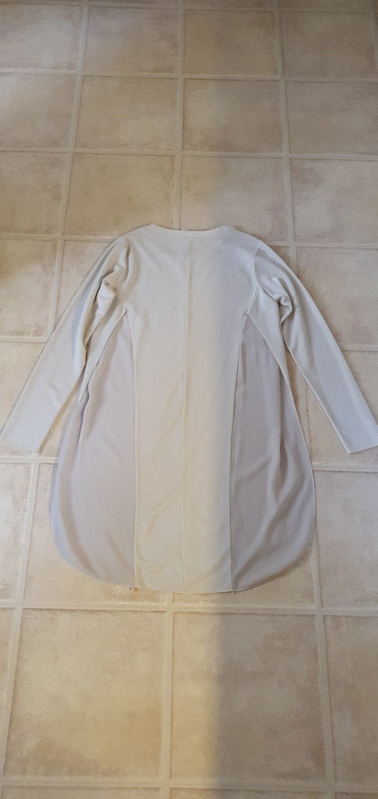 Lichtbeige tuniek met lange mouwen en decoratieve kraag, Kleding | Dames, Oxmo, Ophalen of Verzenden, Nieuw