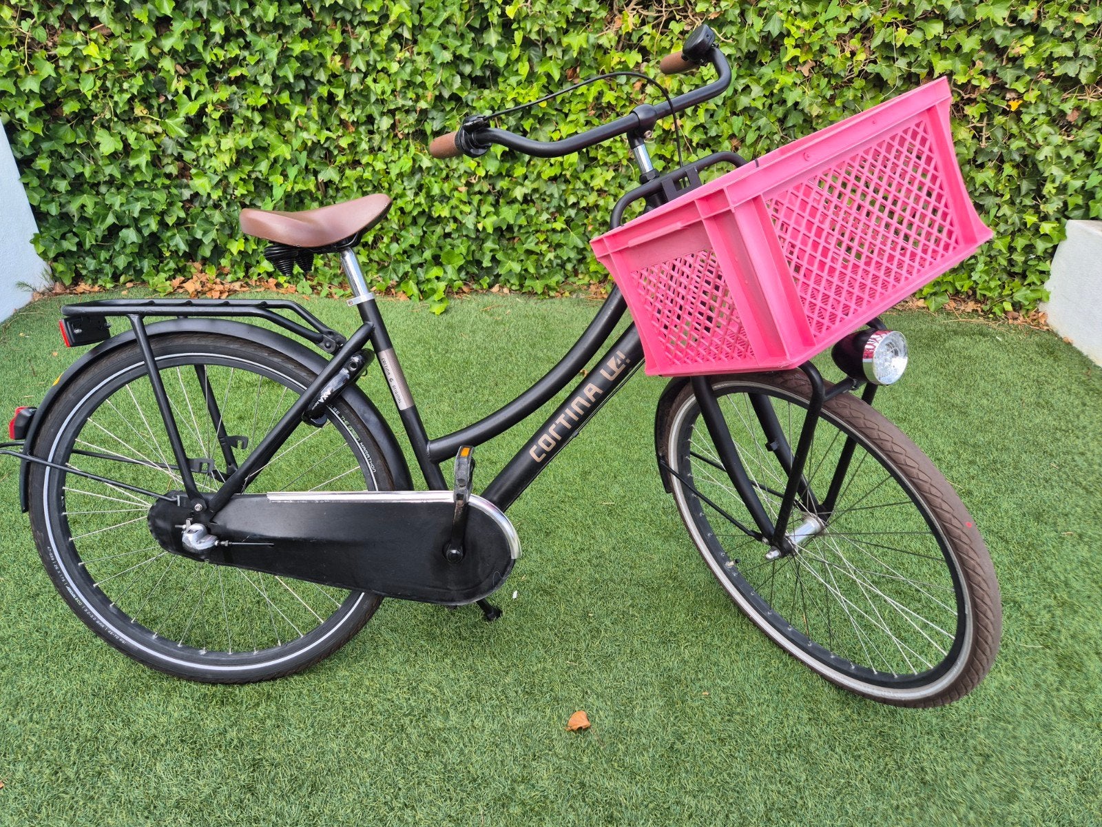 Cortina U4 Transportfiets Dames 26inch - Zwart met roze krat, Fietsen en Brommers, Fietsen | Meisjes, Gebruikt, Versnellingen