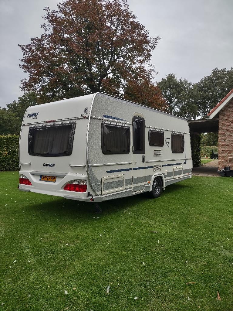 Fendt Saphir 495 SG / ( 2 enkele bedden) Mover , B.J. 2010, Caravans en Kamperen, Caravans, Mover, Rondzit, Particulier, 1250 - 1500 kg