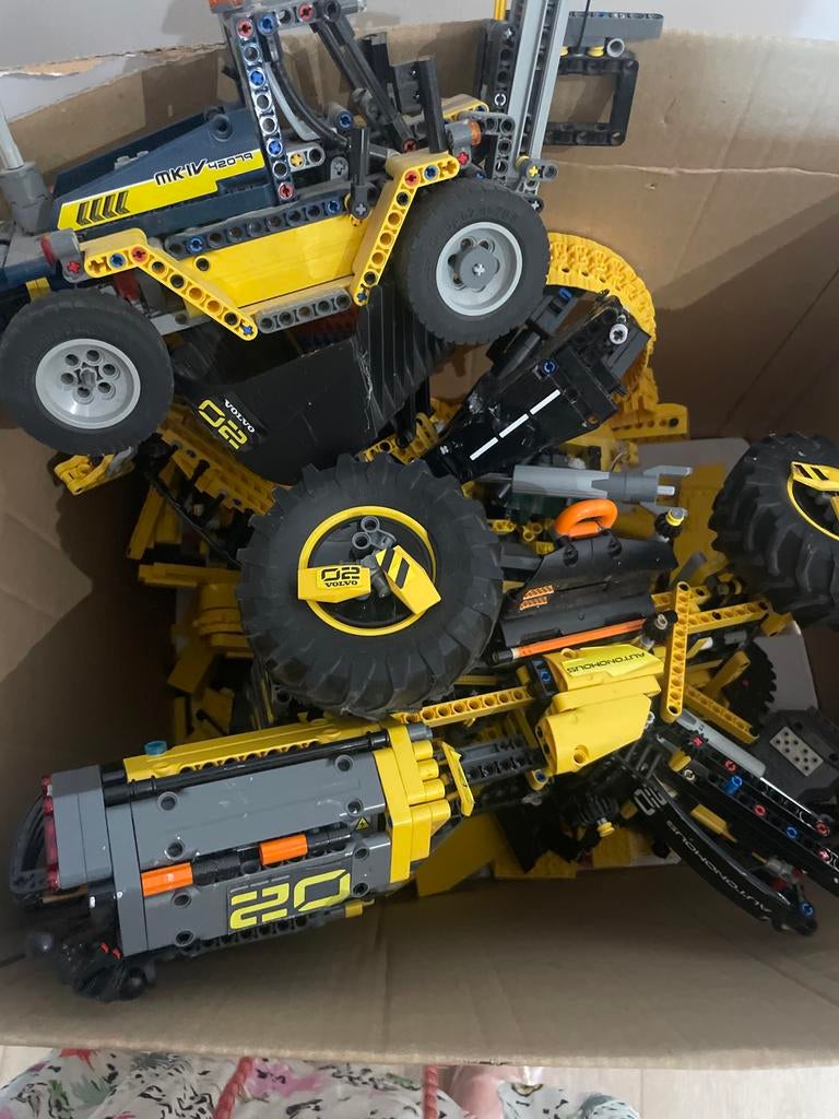 Lego Technic Volvo Graafmachine (42030) - Gedeeltelijk, Gebruikt, Lego, Ophalen of Verzenden, Technic