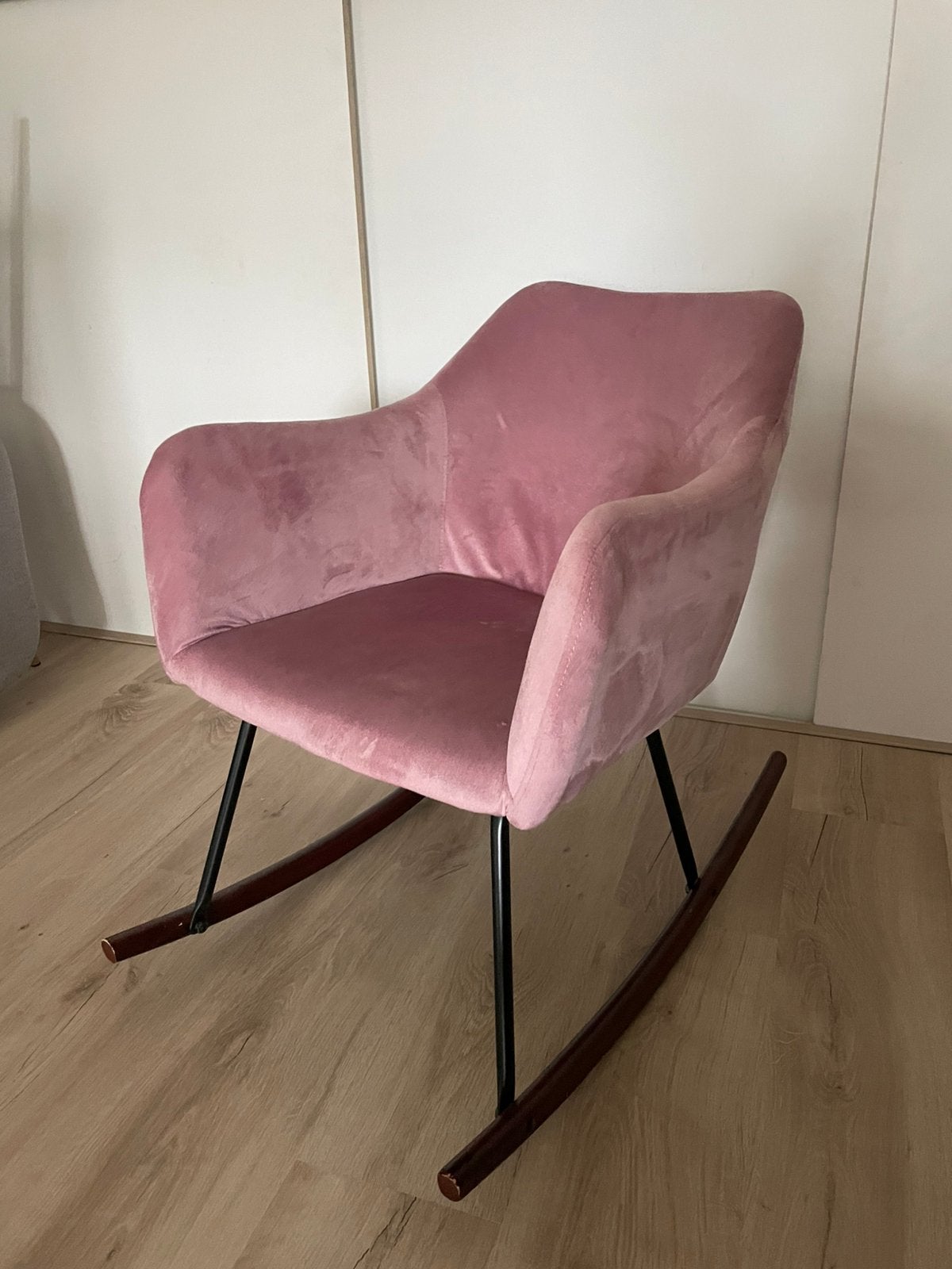 Roze velvet schommelstoel, Ophalen, Gebruikt, Overige kleuren, Eén