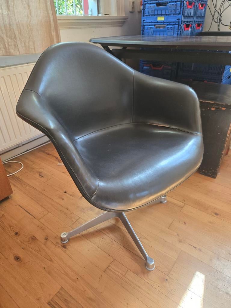 Glasvezel Eames Bureaustoel - Opknapper, Huis en Inrichting, Bureaustoelen, Ophalen, Gebruikt, Zwart, Bureaustoel