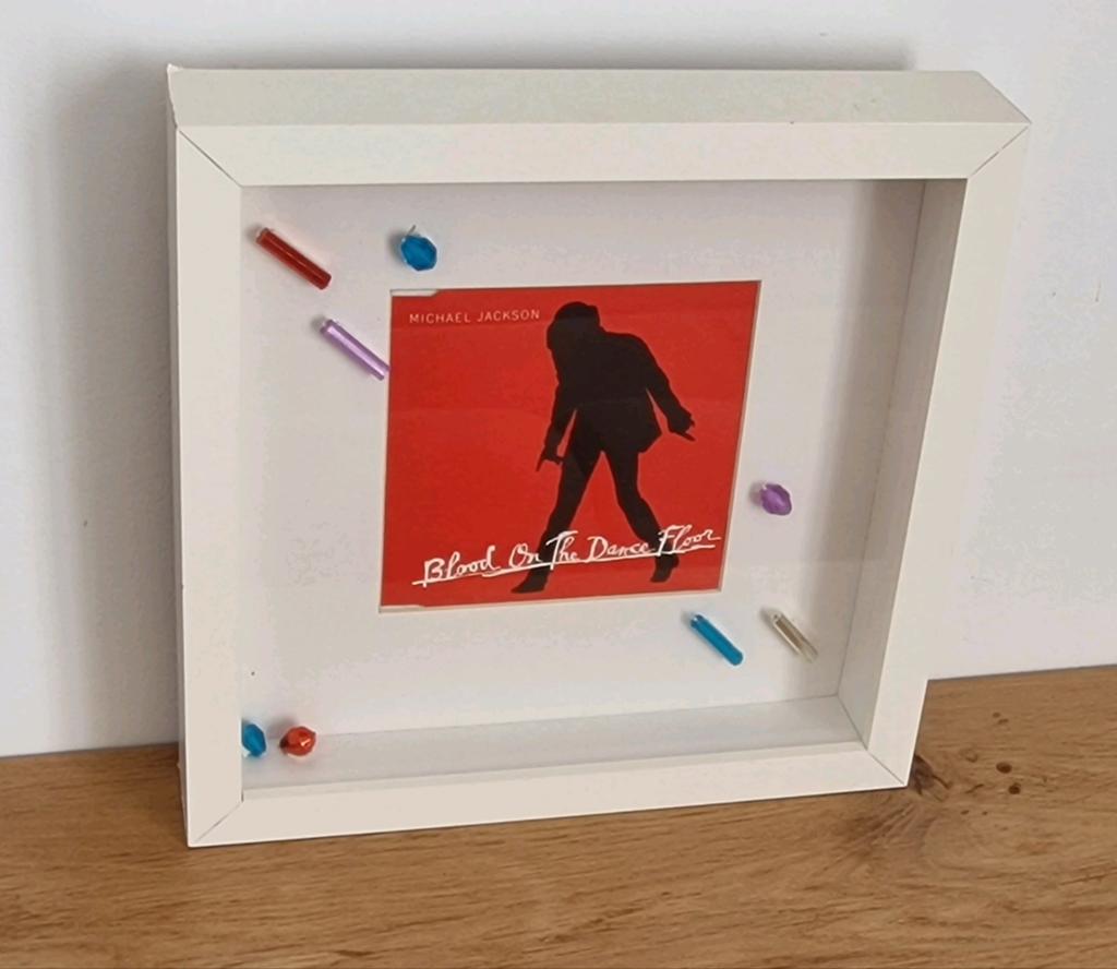 Ingelijste kralen uit Michael Jackson video & COA, Ophalen of Verzenden