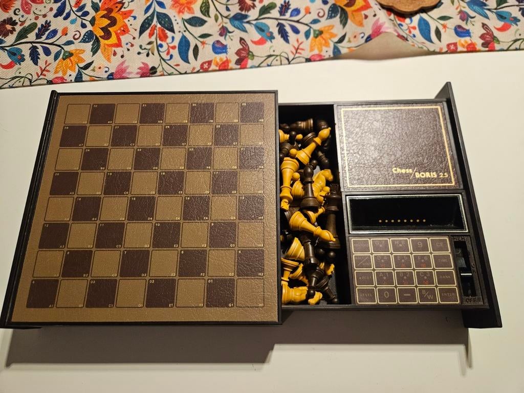 Chess Boris 2.5 schaakcomputer, Hobby en Vrije tijd, Ophalen of Verzenden, Minder dan 500 stukjes