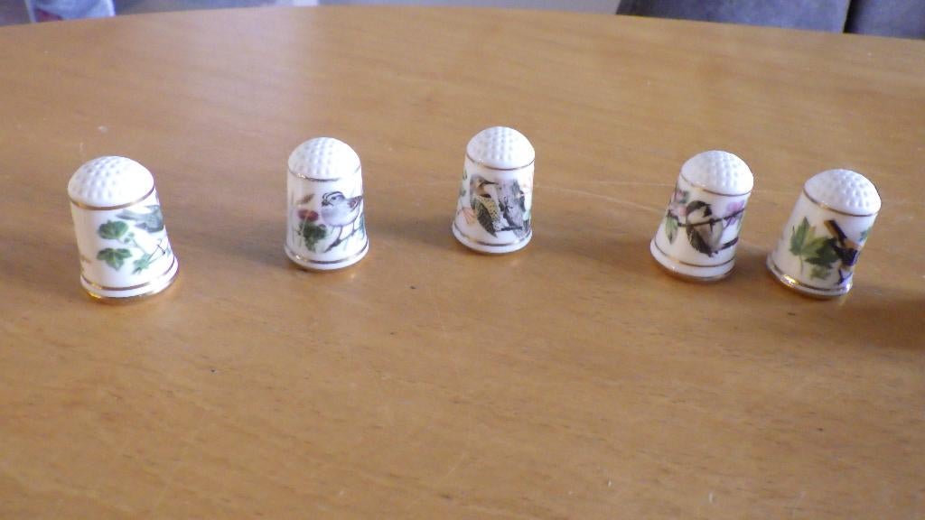 mooie retro vingerhoedjes (porselein) en Houder, Ophalen of Verzenden, Overige typen