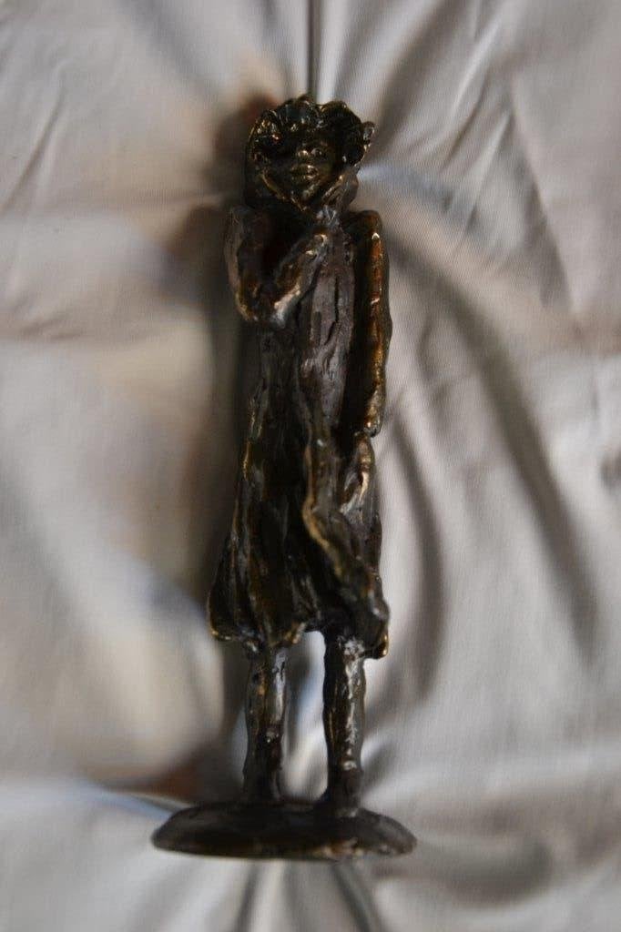 zwaar massief bronzen beeldje, 17cm hoog., Antiek en Kunst, Ophalen of Verzenden, Brons