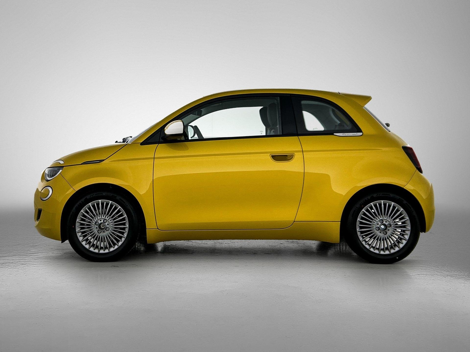 Fiat 500 1.0 Hybrid Torino Launch Edition, 12 maanden, Stof, Gebruikt, Euro 6