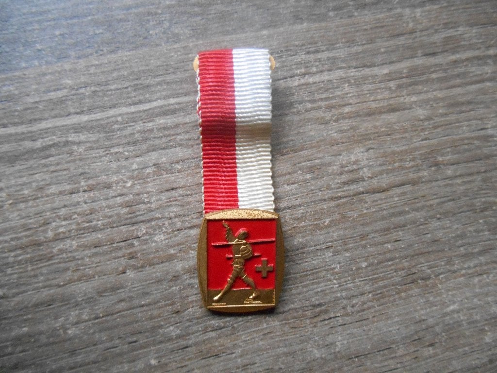 Medaille 2 daagse mars Bern Zwitserland 10de keer miniatuur, Ophalen of Verzenden, Overige materialen, Buitenland
