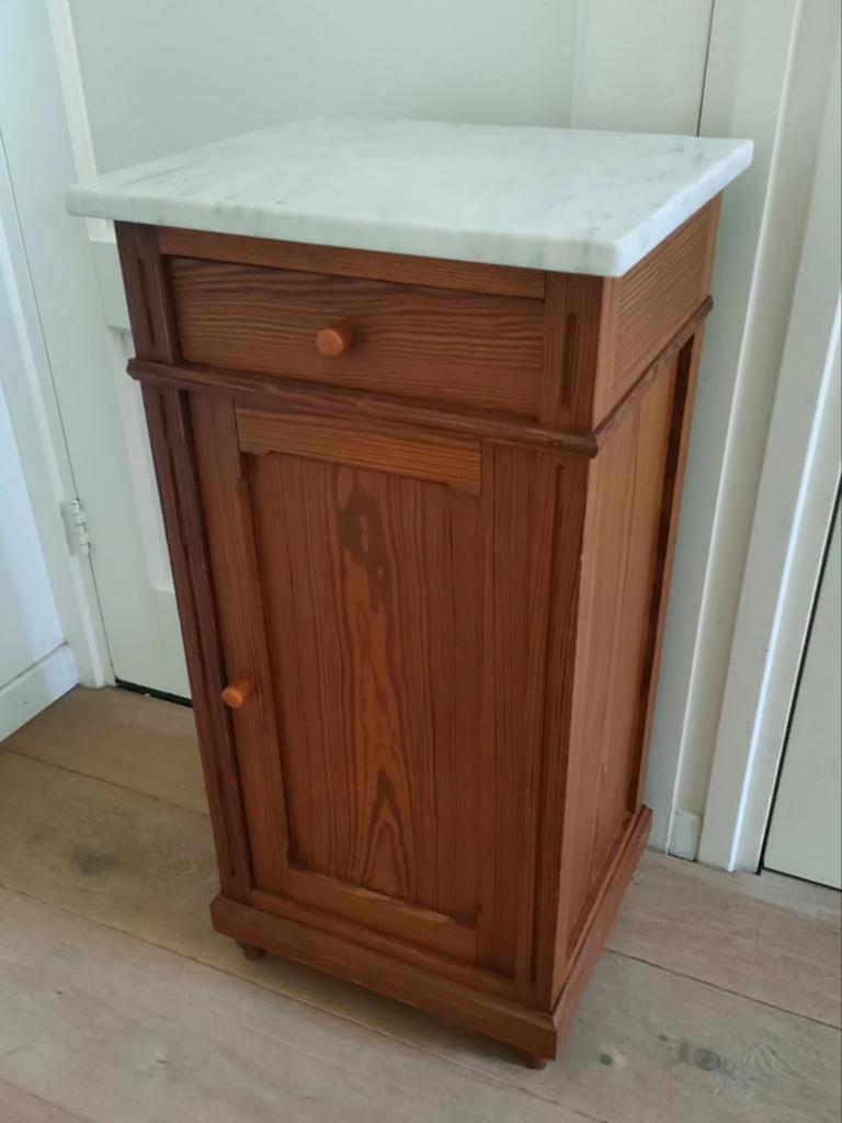 Antiek nachtkastje grenen marmer vintage nachtkastje kastje, Ophalen