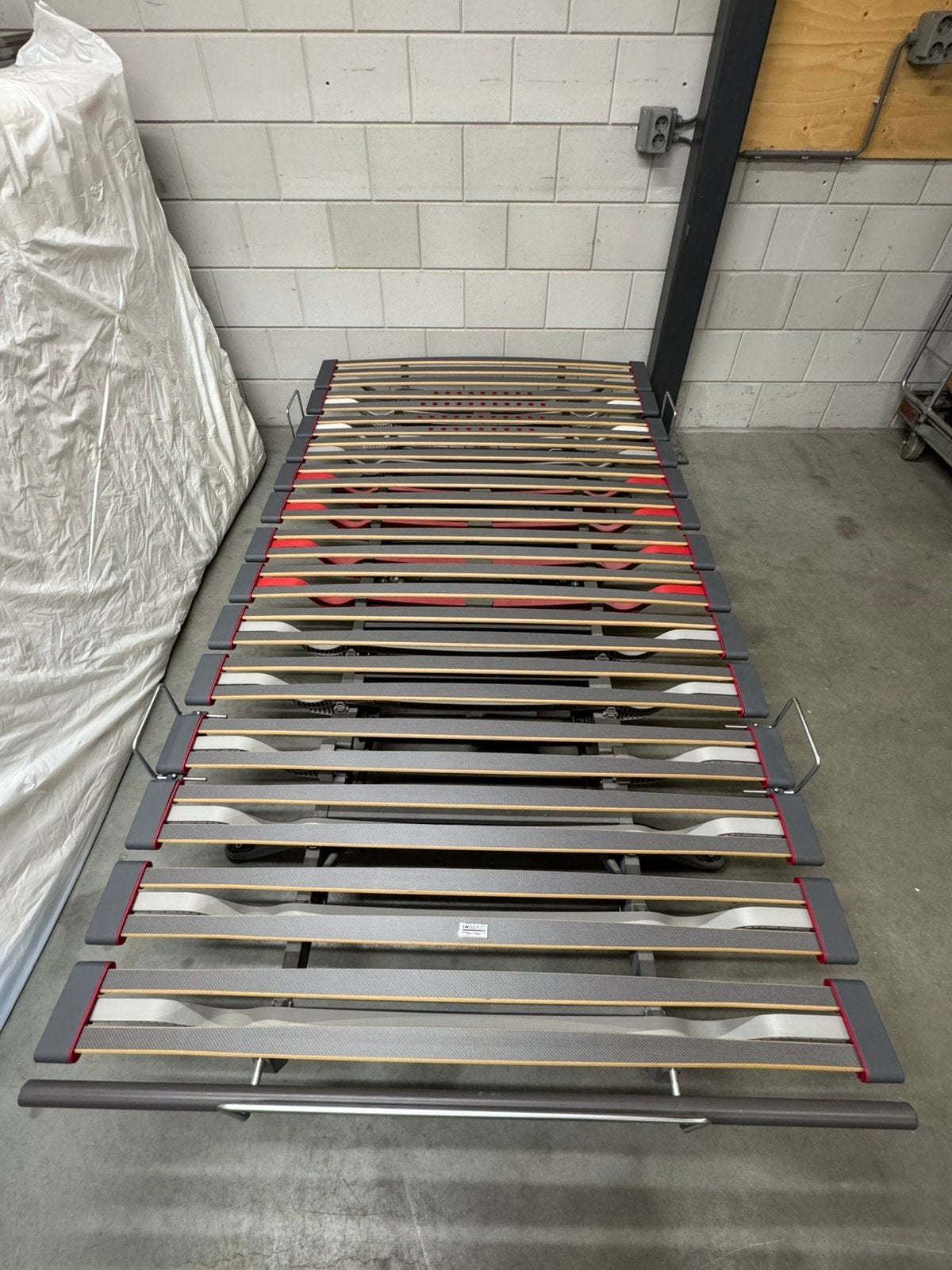 swissflex 595R luxe uitvoering 120 x220 elektrisch, Ophalen, Overige materialen, Verstelbaar, Eenpersoons