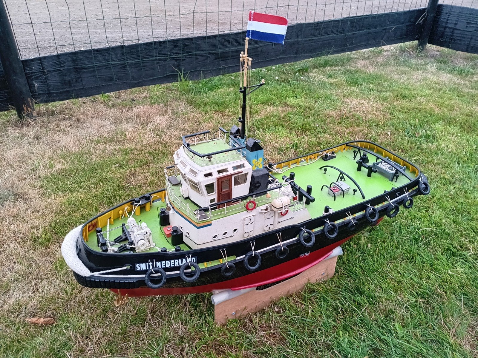 Prachtig Smit Nederland sleepboot, becker roeren, rc varend, Ophalen, Zo goed als nieuw