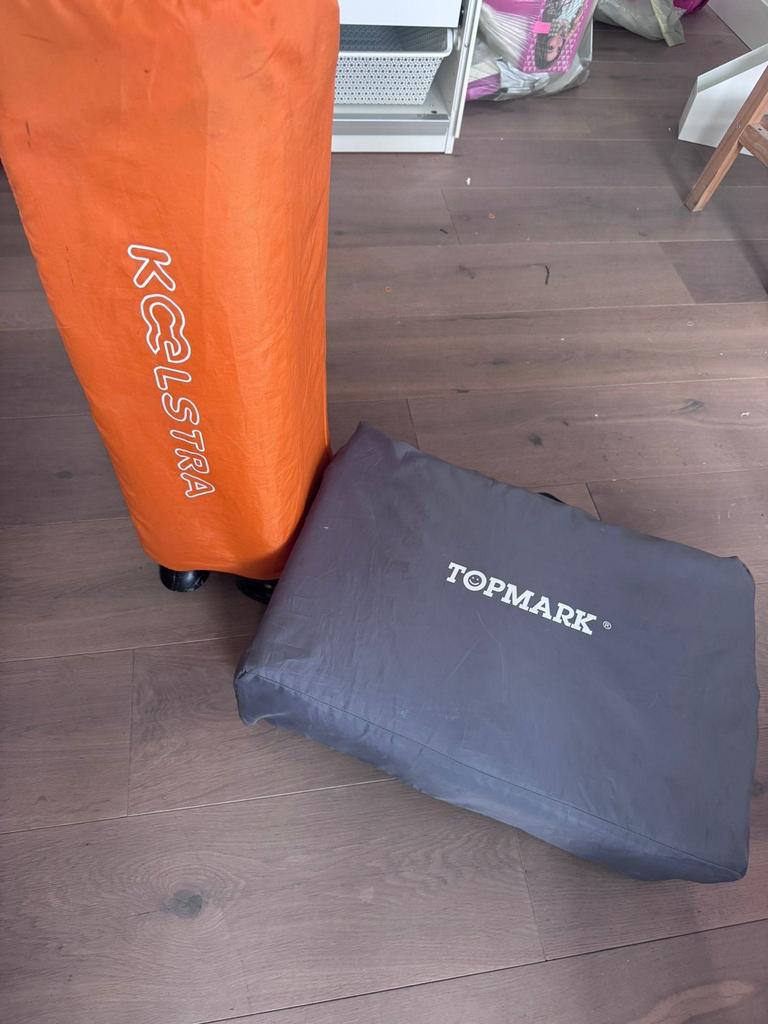 Campingbedje met matras, Ophalen of Verzenden, Zo goed als nieuw
