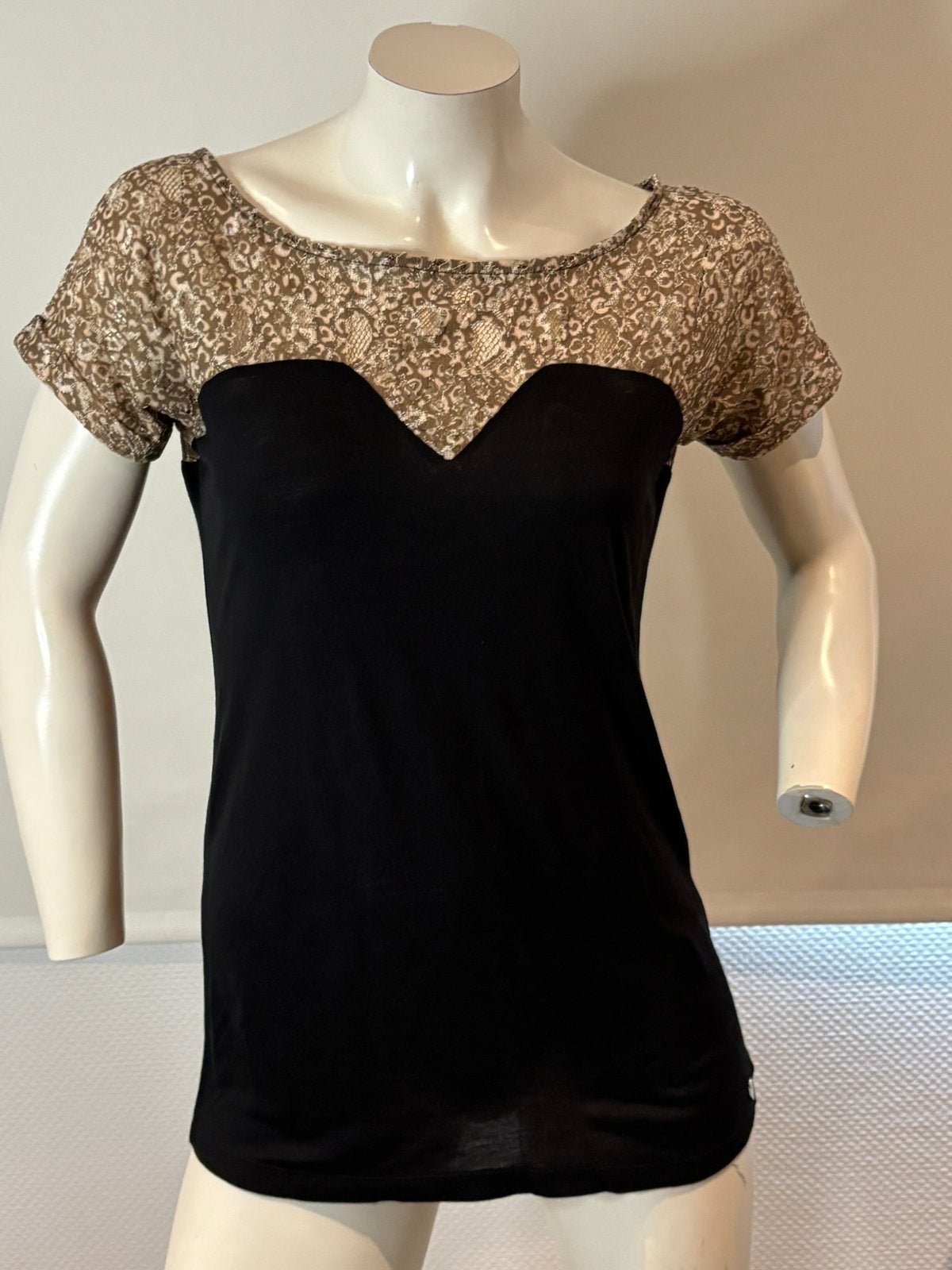 Folies blugirl shirt met kant maat 38 nieuw, Maat 38/40 (M), ., Zwart, Ophalen of Verzenden