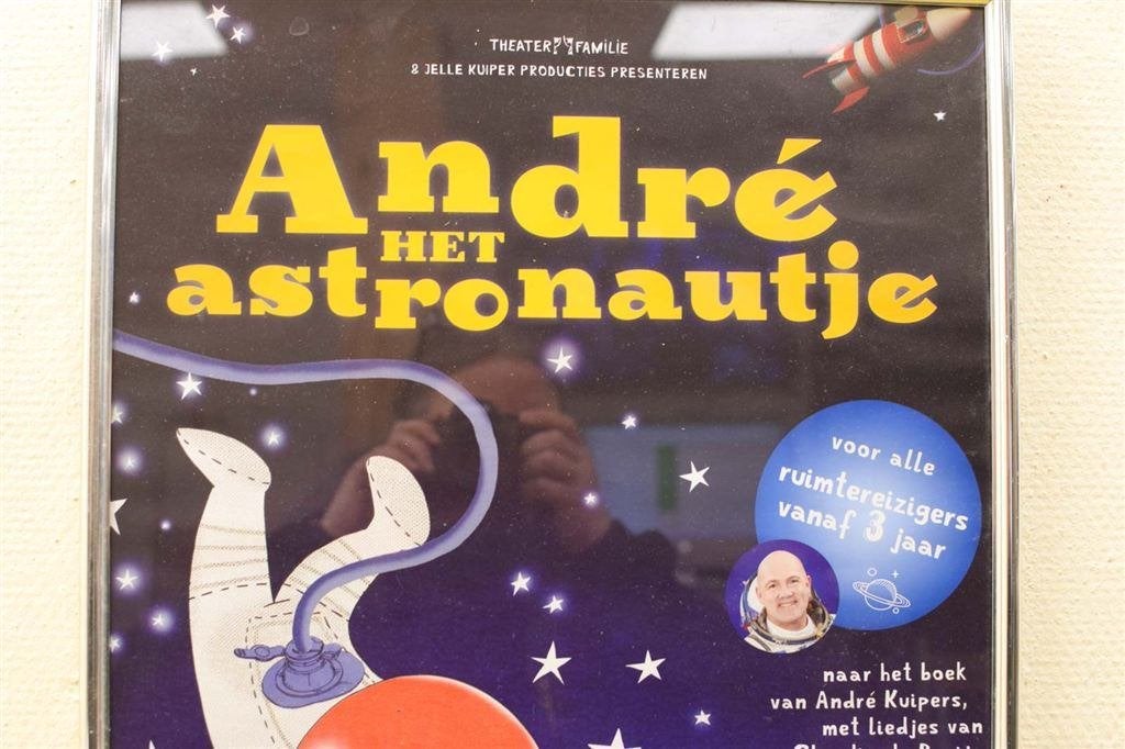 ingelijste poster van André het Astronautje 49367, Verzamelen, Ophalen of Verzenden, Gebruikt, A1 t/m A3, Film en Tv