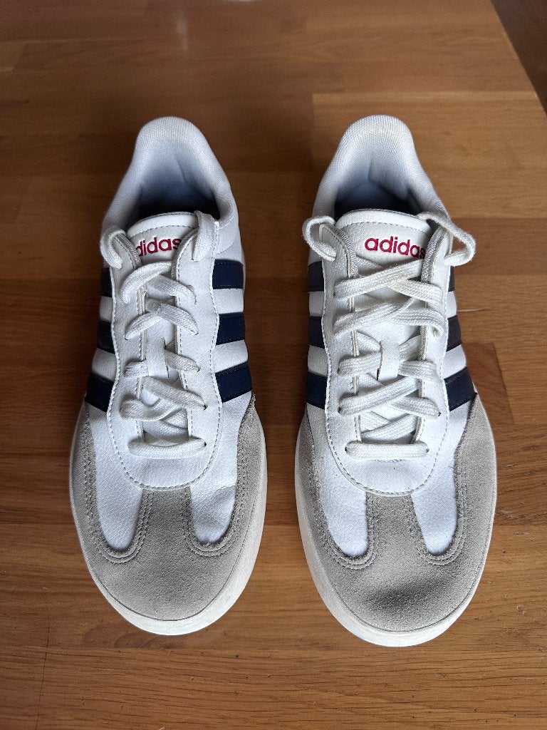 Adidas sneaker Barreda witte zool maat 42, Kleding | Heren, Schoenen, Wit, Ophalen of Verzenden, Adidas, Sneakers of Gympen