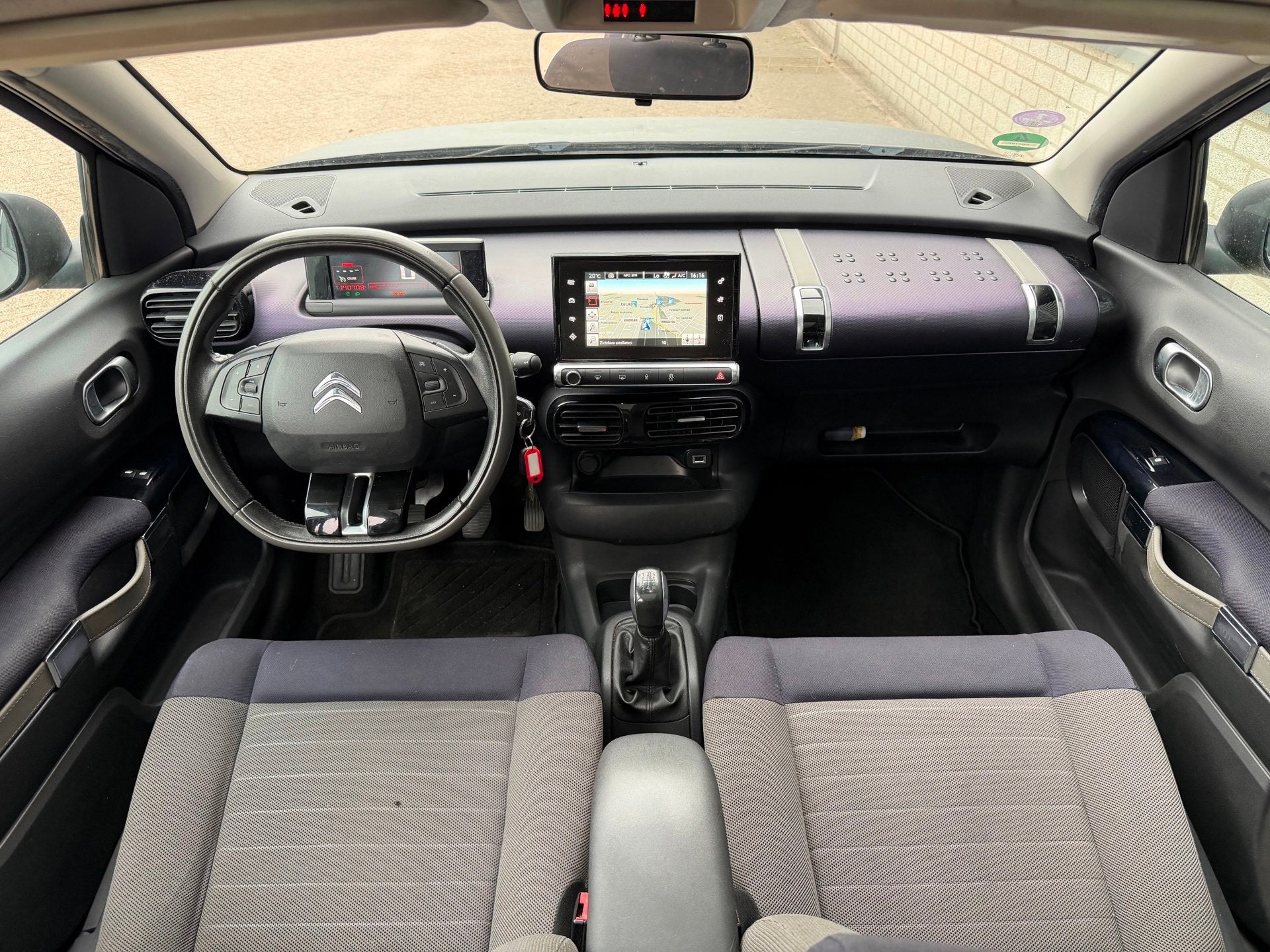 Citroen C4 Cactus 1.2 PureTech Shine Navi airco apk, Voorwielaandrijving, 995 kg, Leder en Stof, 23 km/l