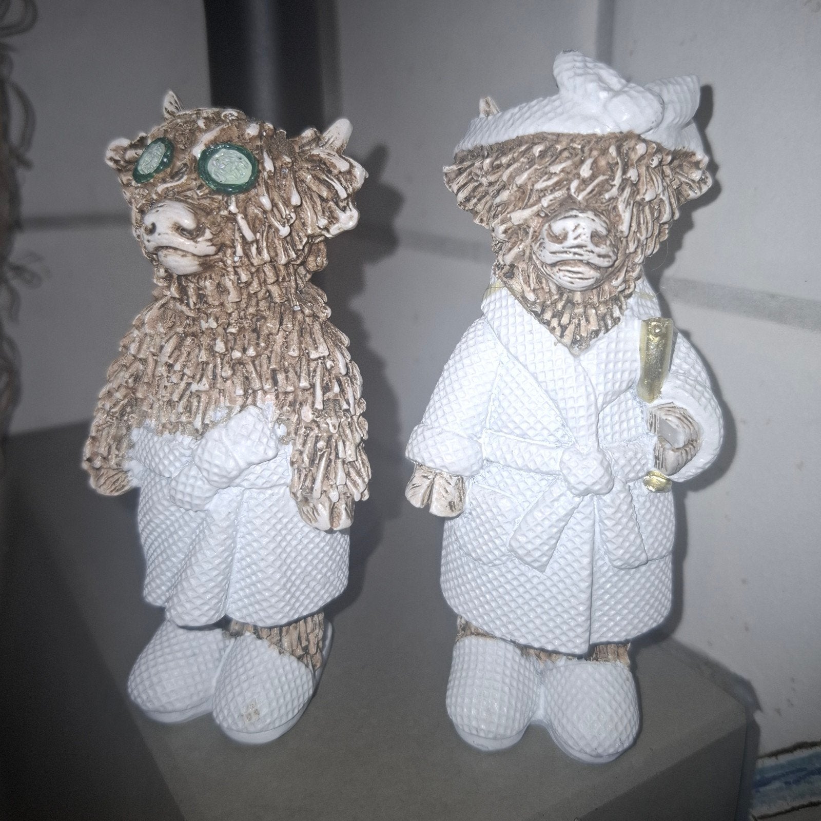 2 beeldjes van Schotse Hooglanders, bizons in badkleding, Ophalen of Verzenden, Zo goed als nieuw, Dier