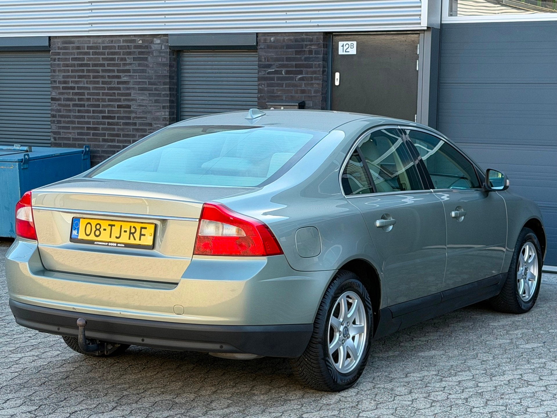 Volvo S80 2.5 T Kinetic CLIMA NAVI TREKHAAK PDC CRUISE, Auto's, Volvo, Voorwielaandrijving, Stof, Beige, 2521 cc