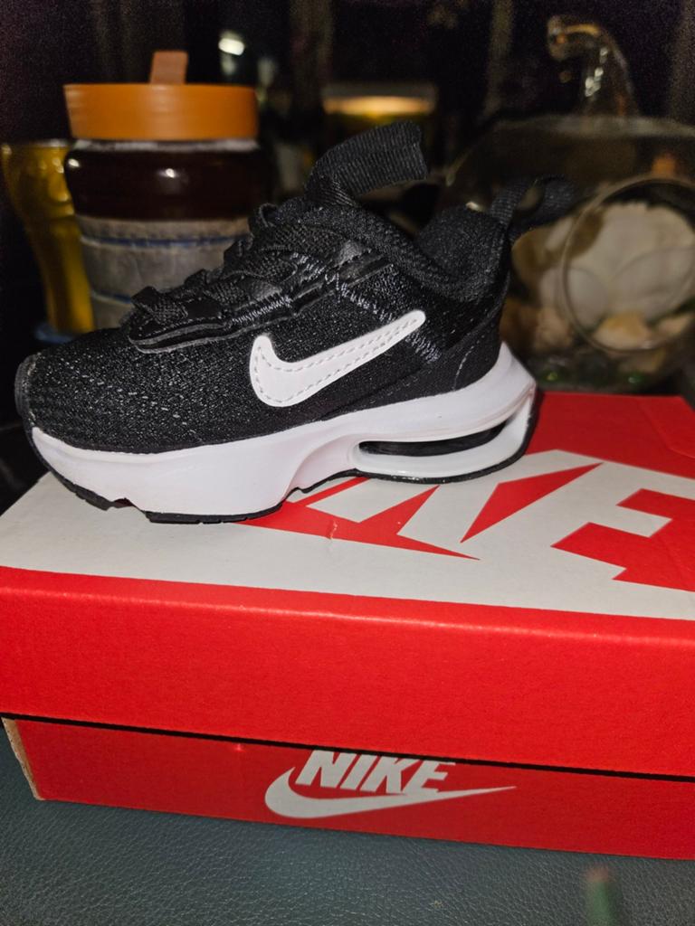 Mooie baby nike air max, Kinderen en Baby's, Babykleding | Schoentjes en Sokjes, Ophalen, Nieuw, Jongetje of Meisje, Schoentjes
