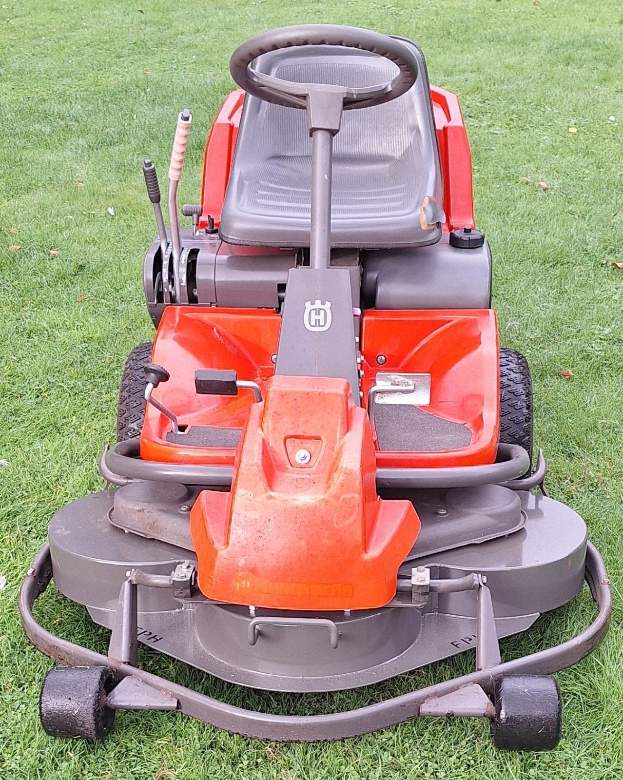 Nette Husqvarna Rider 16 nieuw 103 maaidek, Ophalen, Cirkelmaaier, Gebruikt, Elektrische starter