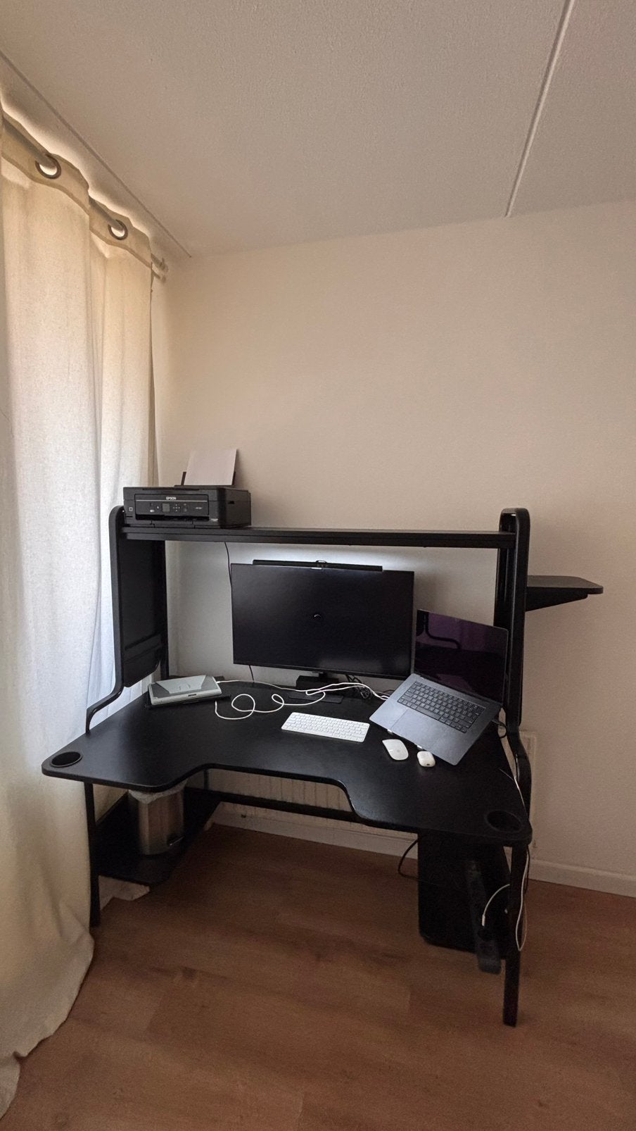 Home Office Desk with Upper Shelf – Pickup Only, Ophalen, Zo goed als nieuw