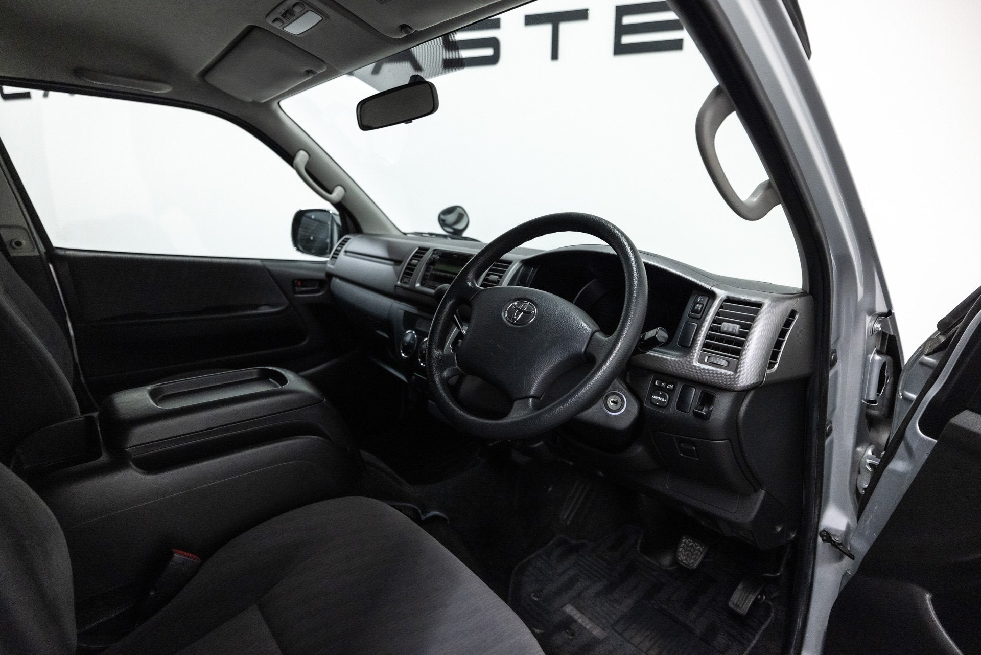 Toyota Hi ace Super GL VVT-i Btw auto, Fiscale waarde € 6., Auto's, Toyota, Automaat, Gebruikt, Overige modellen, 133 pk
