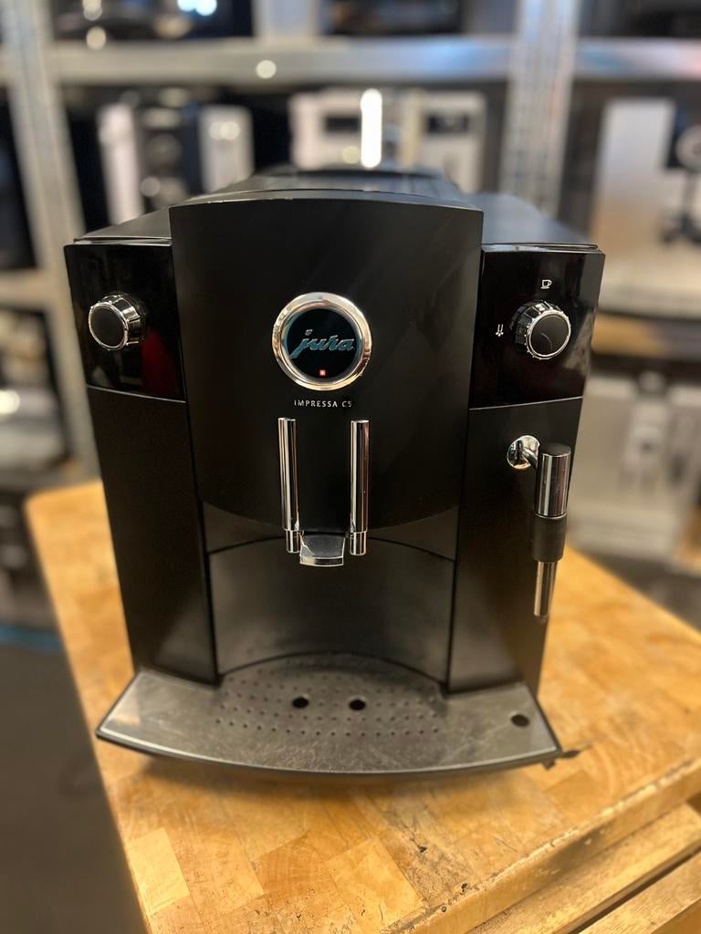 Jura c 5, Info@jura.com, Postadres fabrikant: Jura-Strasse 1 4626 Niederbuchsiten Zwitserland, 10 kopjes of meer, Koffiemachine