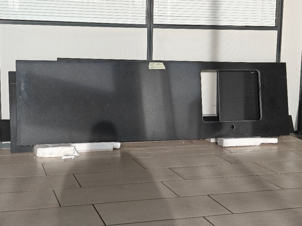 Zwart granieten aanrechtblad met spoelbakuitsparing, Ophalen, Gebruikt, Meerkleurig, 200 cm of meer
