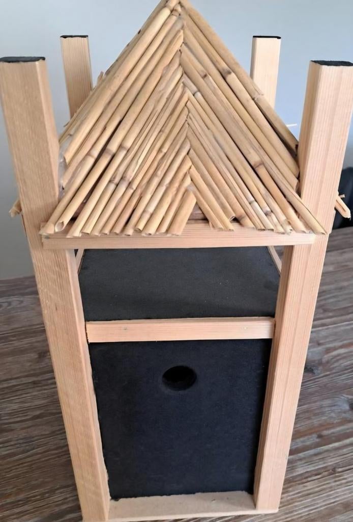 Uniek vogelhuisje met bamboe dak, Ophalen of Verzenden, Nieuw