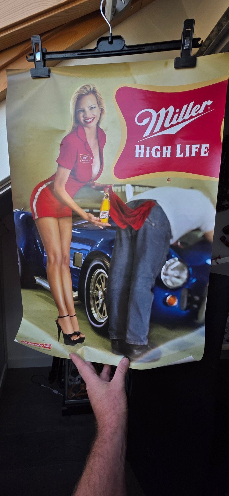 Miller High Life reclameposter - Pin-up en Shelby Cobra, Rechthoekig Staand, Deurposter of groter, Nieuw, Ophalen of Verzenden