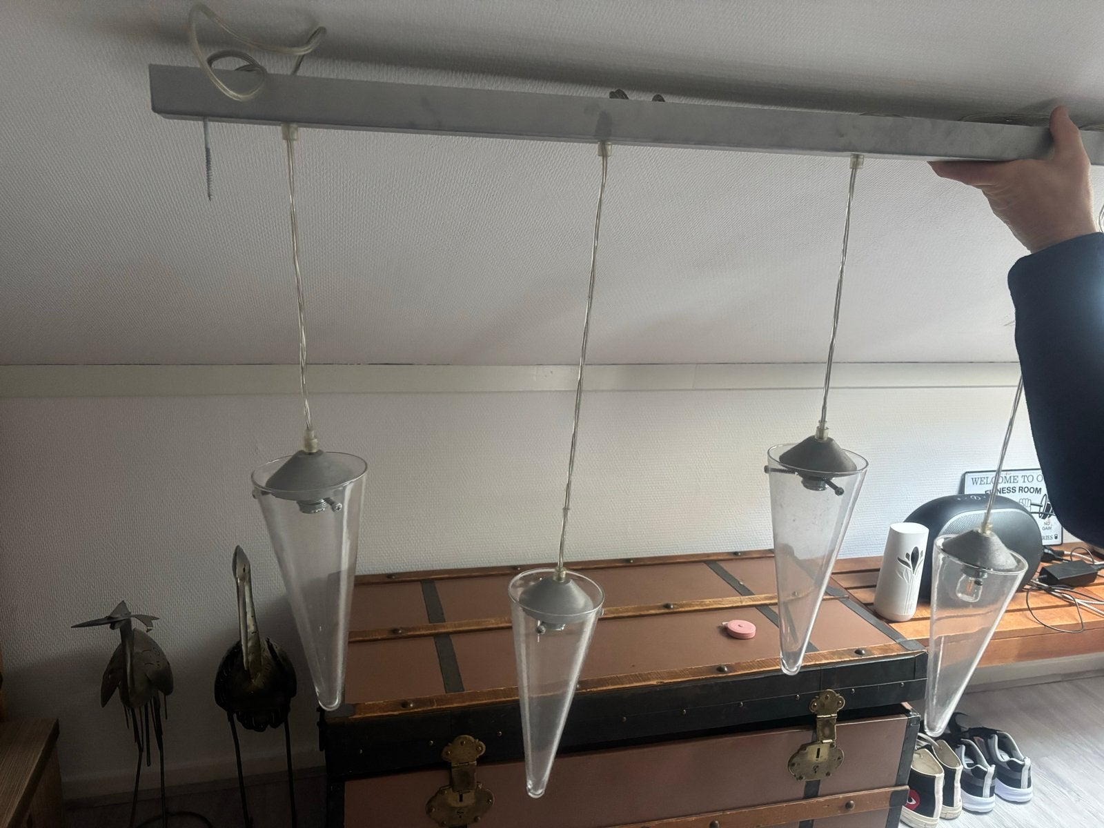 Moderne hanglamp met 5 glazen kelken nieuw ruim 200 euro, Ophalen of Verzenden, Zo goed als nieuw, Glas, Modern