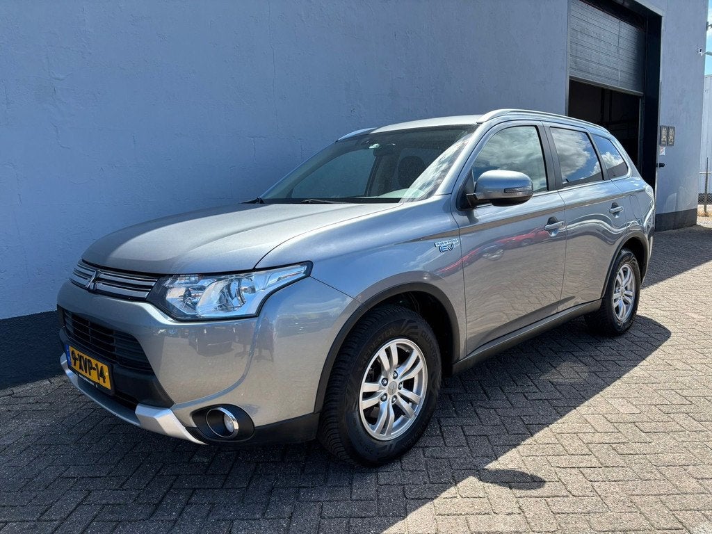 Mitsubishi Outlander 2.0 PHEV Business Edition X-Line - Trek, Vierwielaandrijving, Hybride Elektrisch/Benzine, SUV of Terreinwagen