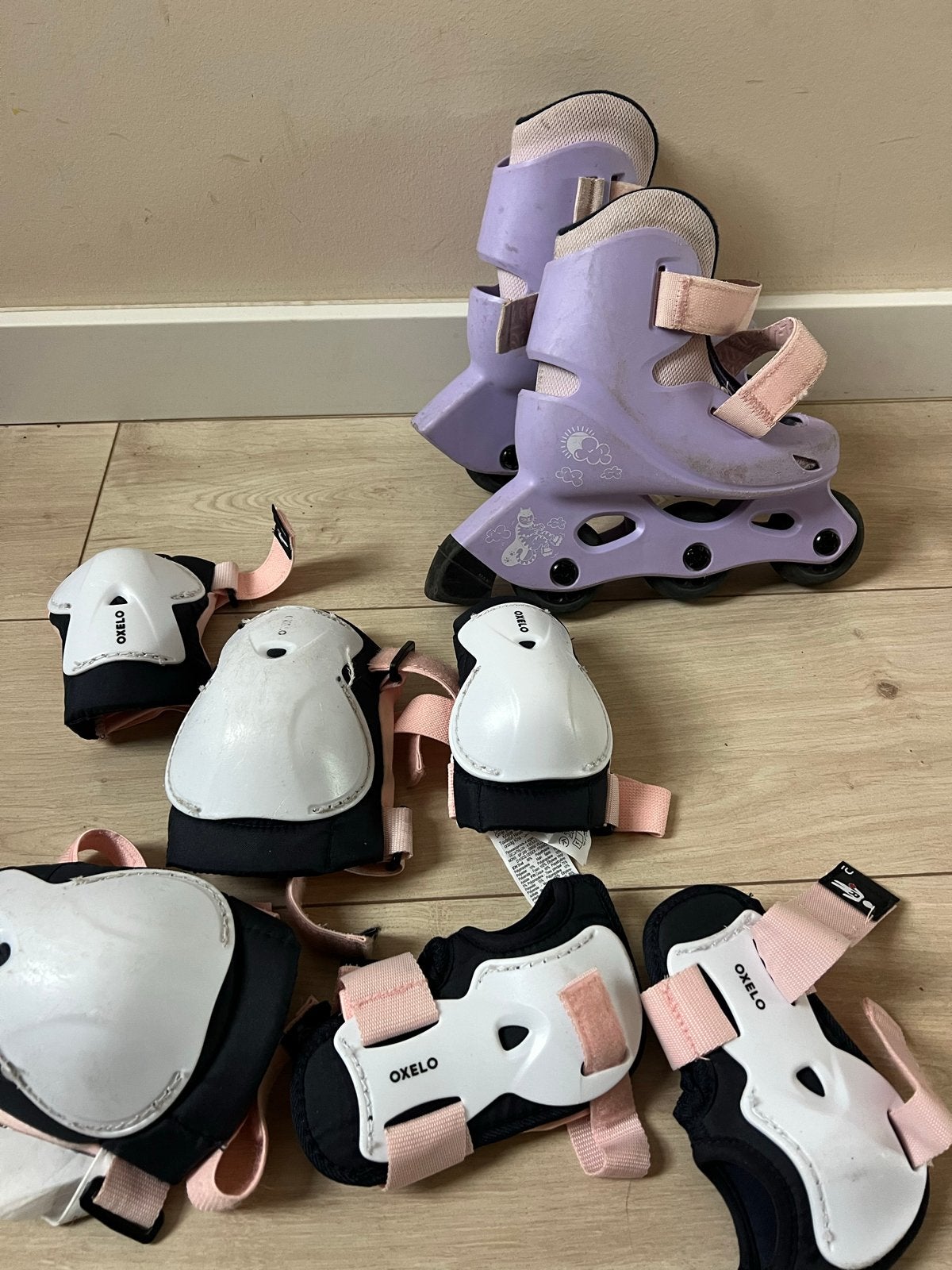 Verstelbare inline skates met beschermset - Maat 26-28, Overige merken, Kinderen, Ophalen of Verzenden, Inline skates 4 wielen