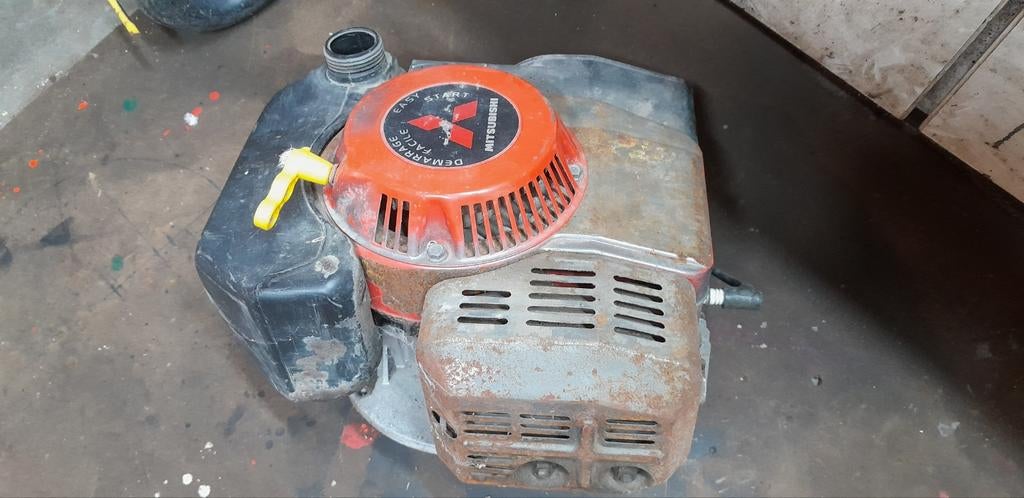 Mitsubishi benzine grasmaaier motor, Ophalen, Gebruikt