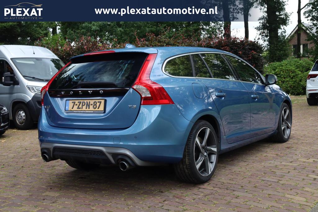 Volvo V60 1.6 T3 R-Design Aut. | Sportpakket | Automaat | Di, Auto's, Volvo, Gebruikt, Zwart, 4 cilinders, 150 pk