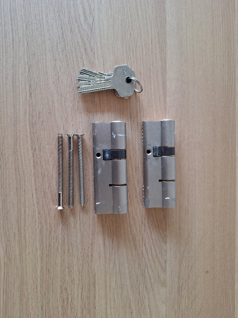 Set cilindersloten / cilinders veiligheidsslot - DOM SKG 2, Ophalen of Verzenden, Zo goed als nieuw, Rvs, Slot