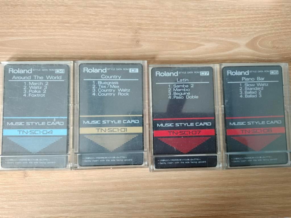 Roland Music Style Cards (4 stuks) - Diverse Genres, Ophalen of Verzenden, Gebruikt, Keyboard of Synthesizer