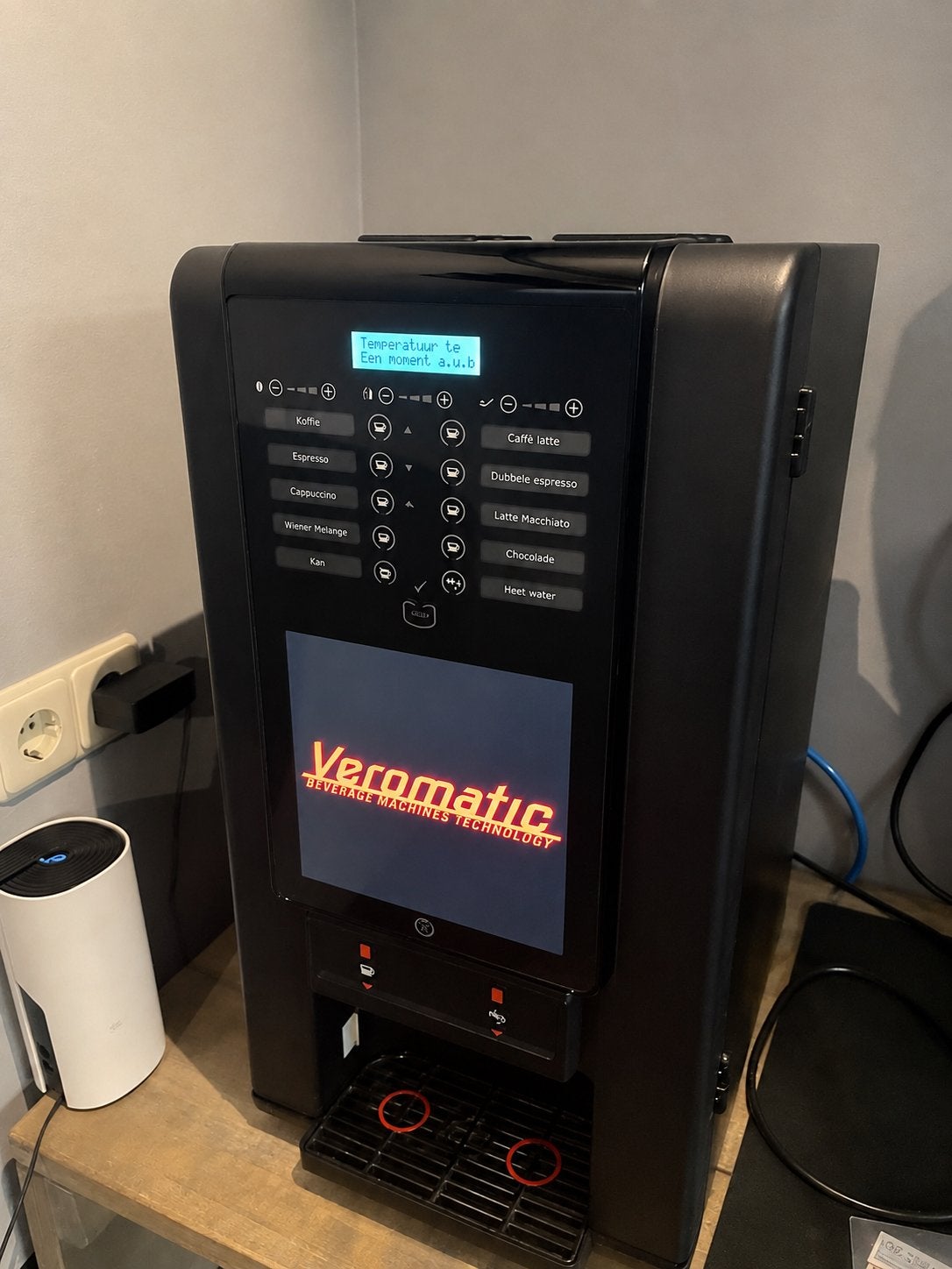Veromatic Minibar Espresso koffieautomaat zakelijk actie, 10 kopjes of meer, Koffiemachine, Zo goed als nieuw, Koffiebonen