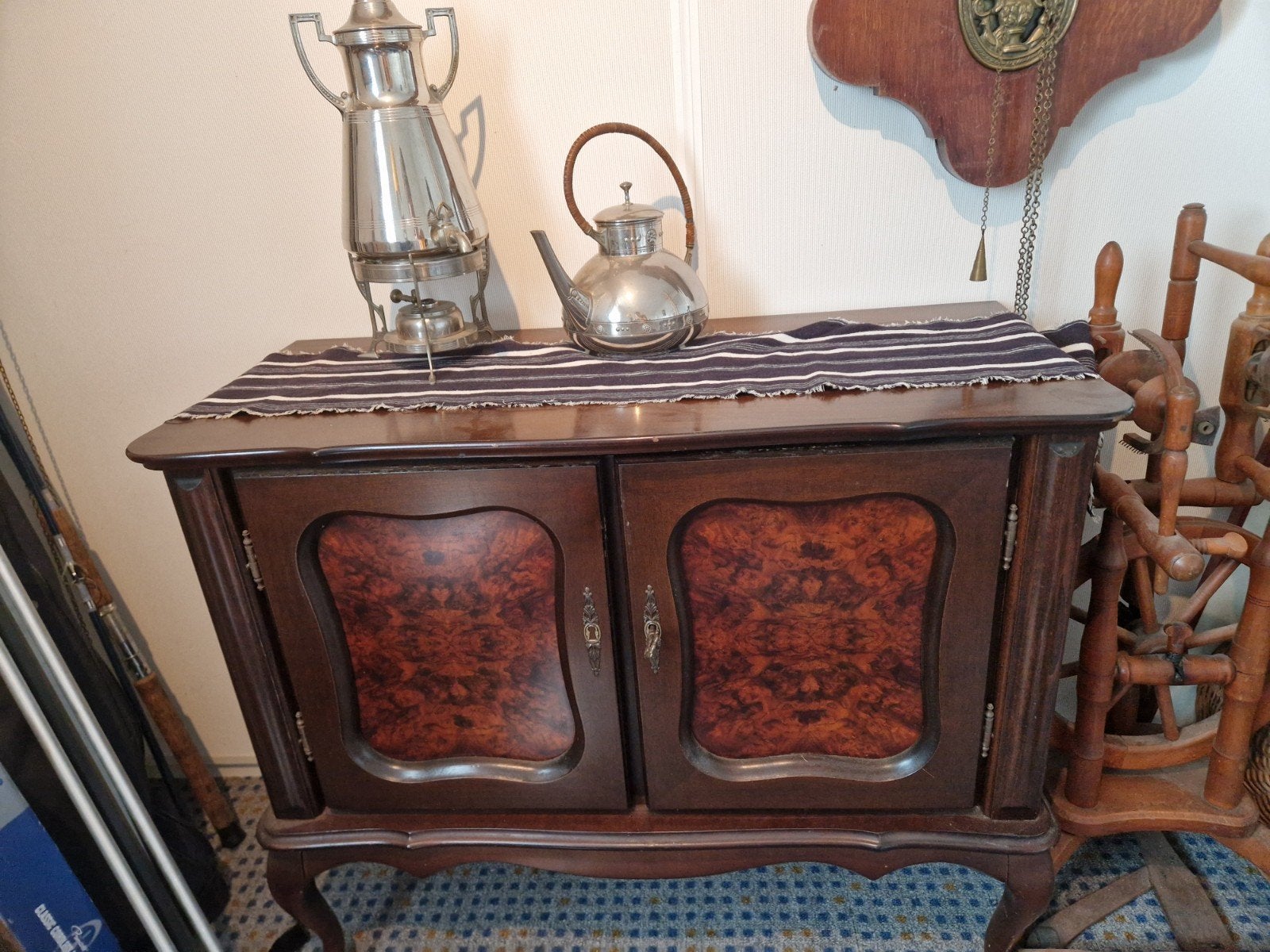 Antiek Queen Anne dressoir, Antiek en Kunst, Ophalen