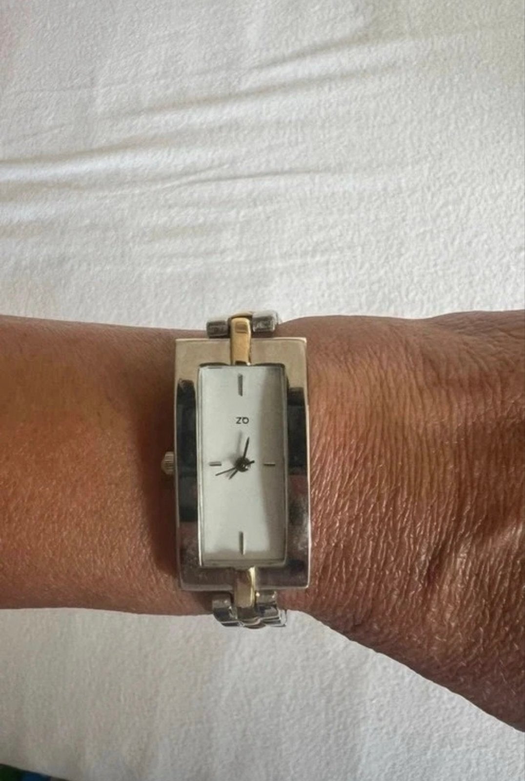 Stijlvol rechthoekig dameshorloge, zilver/goudkleurig, Sieraden, Tassen en Uiterlijk, Ophalen of Verzenden, Gebruikt, Polshorloge