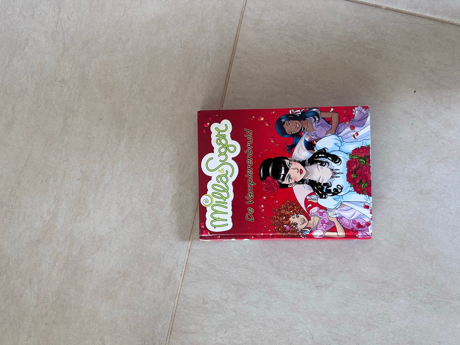 Milla Sugar: De Vampierenbruid - Boek, Ophalen of Verzenden, Zo goed als nieuw