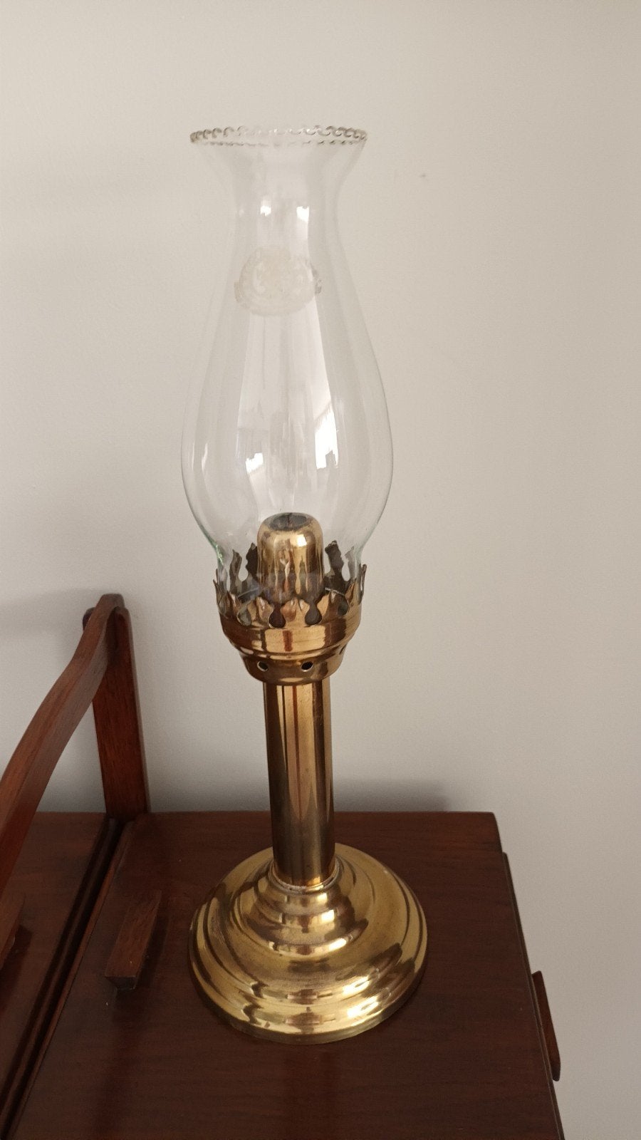 Antieke Messing Olielamp met Glazen Kap - "Cristal Patent", Antiek en Kunst, Antiek | Lampen, Ophalen of Verzenden