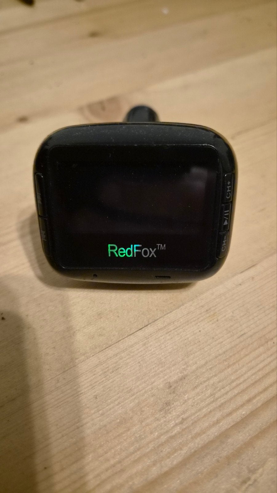 RedFox FM-transmitter voor auto - Muziek via radio, Ophalen of Verzenden, Gebruikt