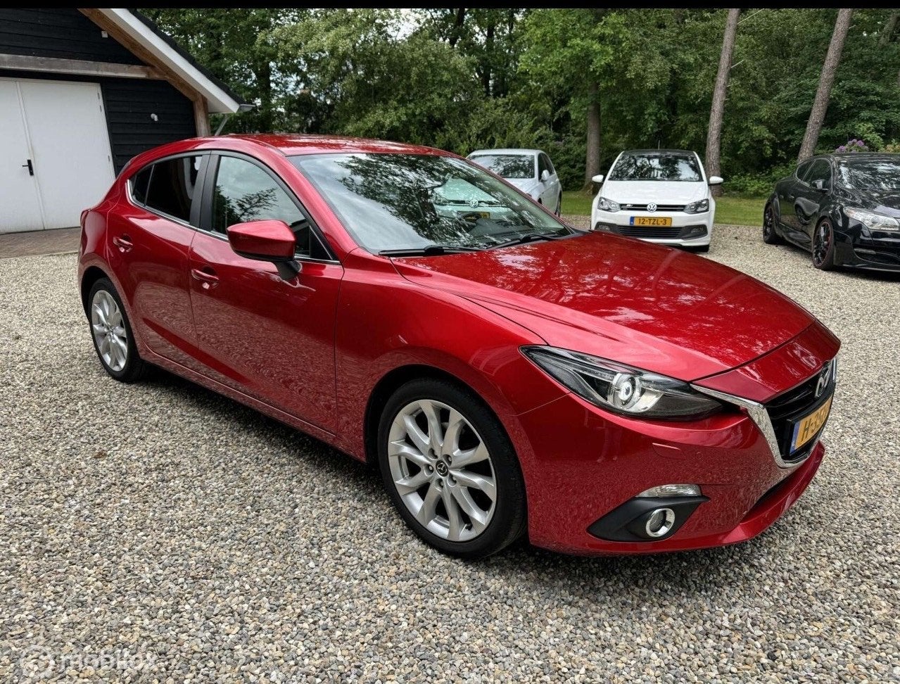 Mazda 3 2.0 Skyactiv-g 88KW HB 2016 Rood, Auto's, Voorwielaandrijving, 1998 cc, Zwart, 4 cilinders