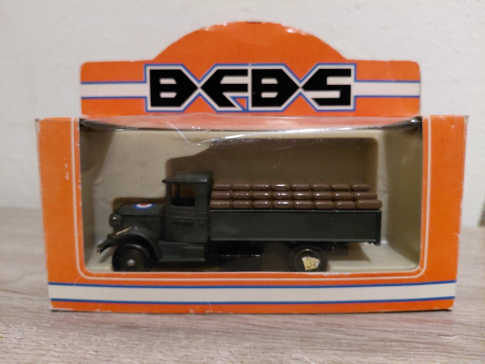 'BFBS' Mack Truck, Hobby en Vrije tijd, Modelbouw | Auto's en Voertuigen, Overige merken, Verzenden, Groter dan 1:32, Zo goed als nieuw