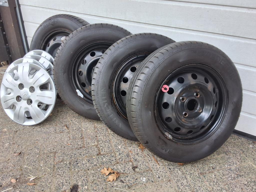 Banden en velgen van o.a. Hyundai i10, Ophalen, 13 inch, 175 mm, Band(en)