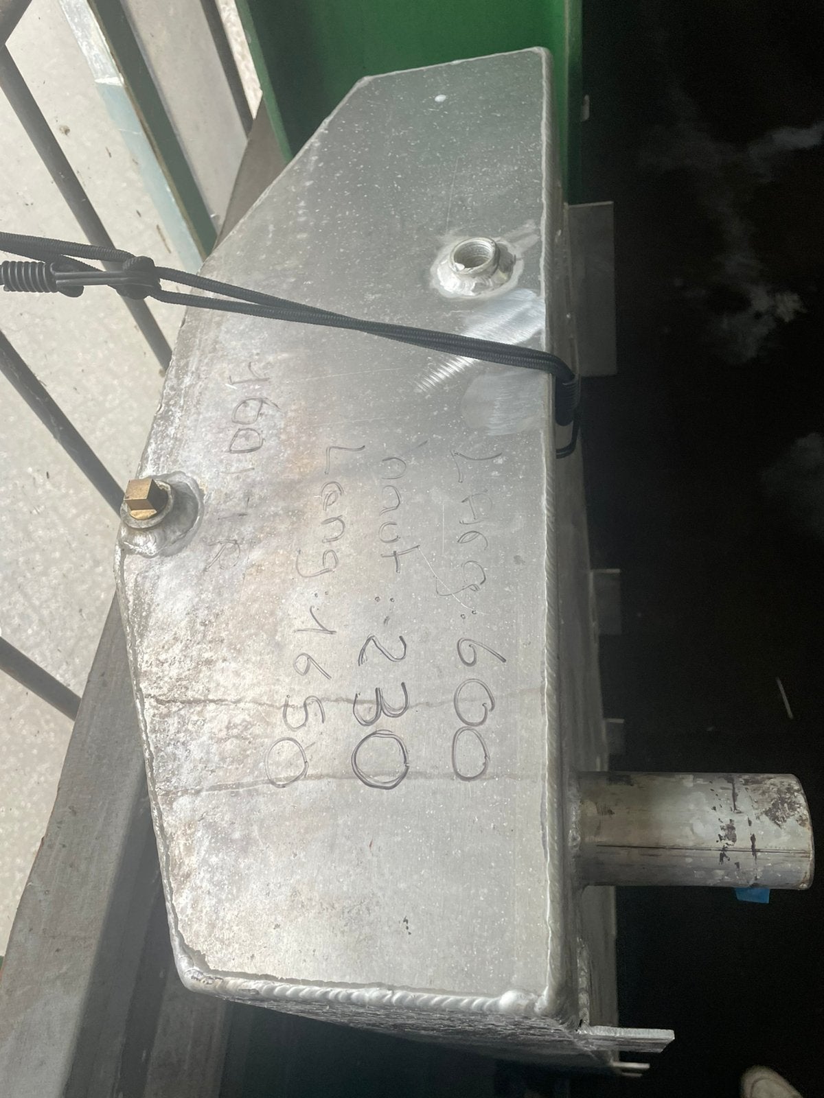 Aluminium benzine tank 160 liter 165cm lang 60 breed 23 hoog, Ophalen, Gebruikt