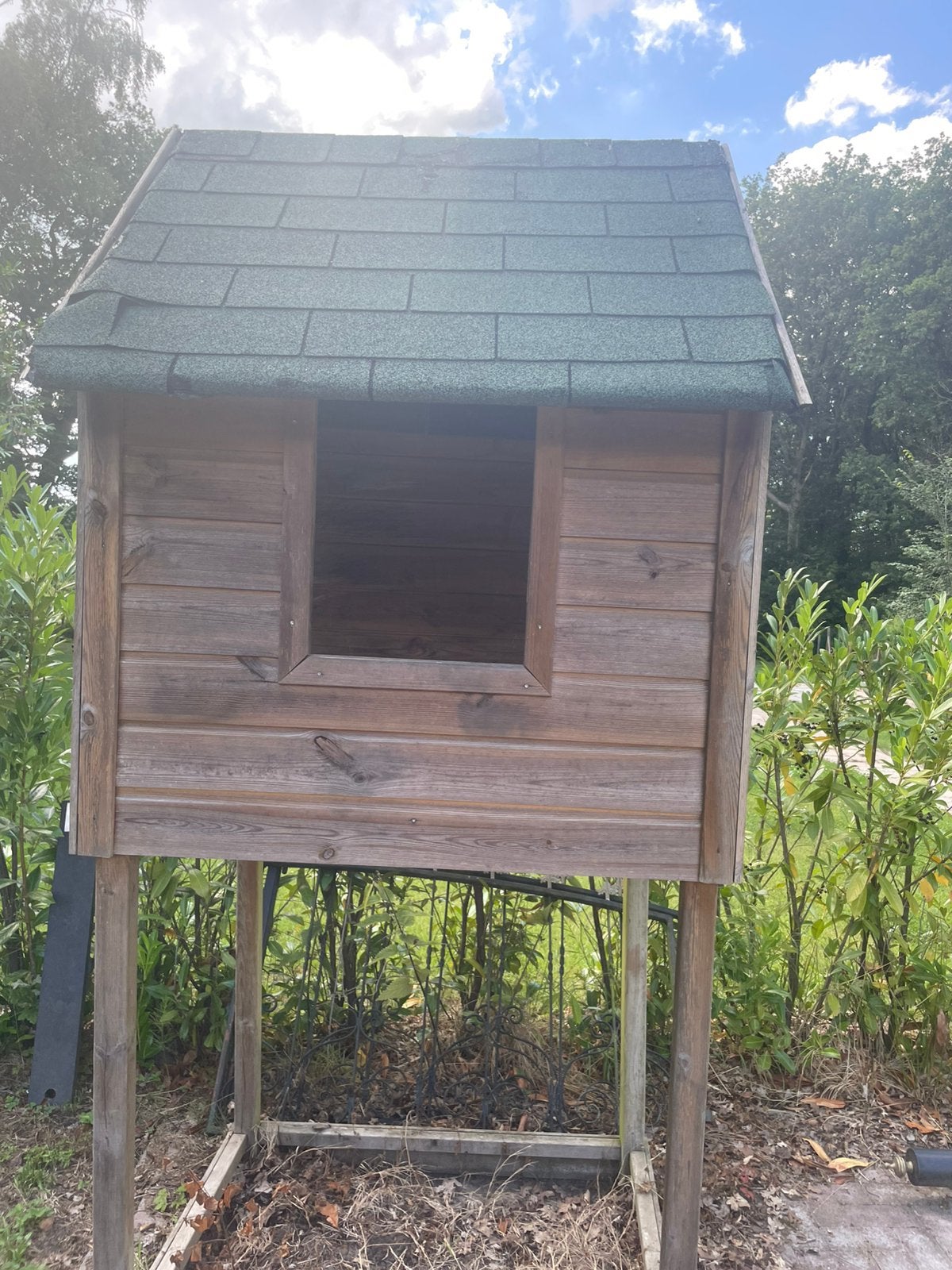 Kinder speelhuisje met glijbaan en schommel, Ophalen of Verzenden, Zo goed als nieuw, Hout